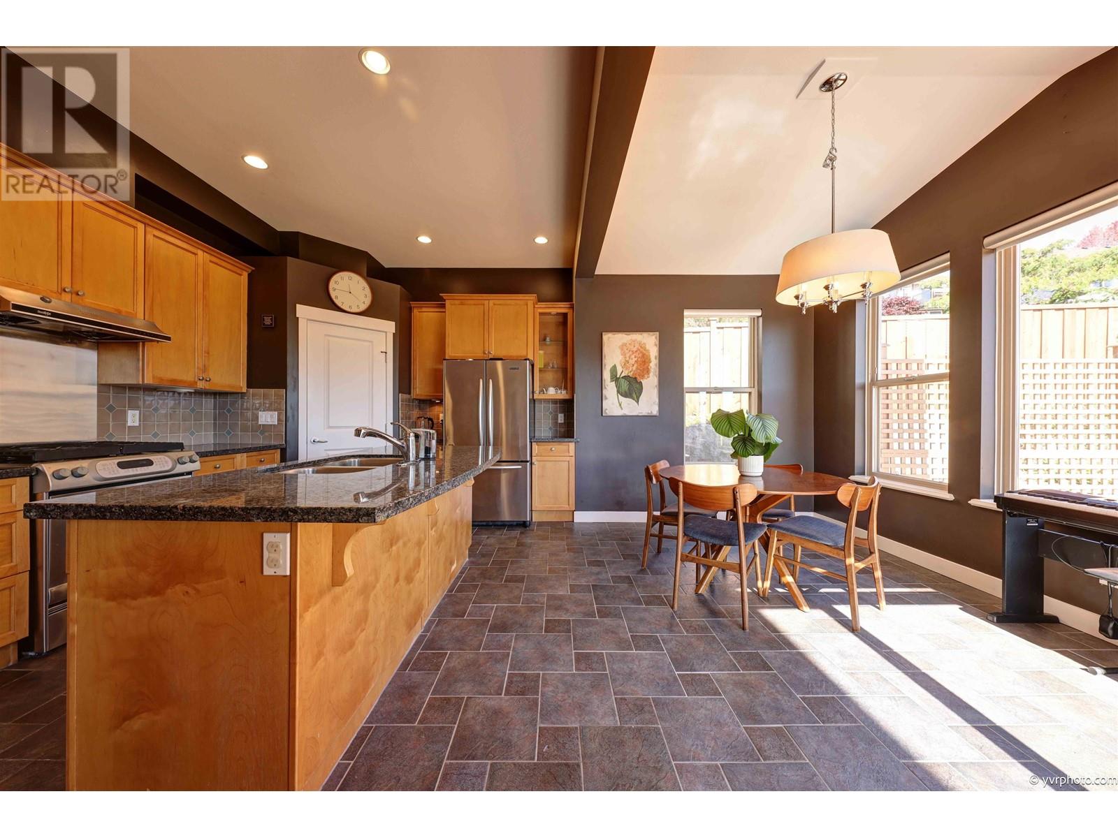 56 Maple Drive, Port Moody, British Columbia  V3H 0A7 - Photo 8 - R2818856