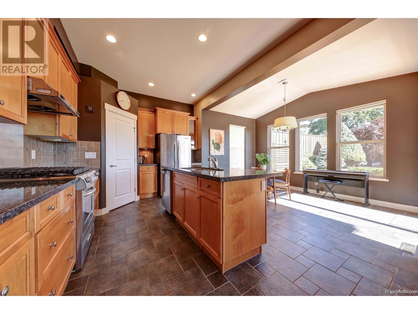 56 Maple Drive, Port Moody, British Columbia  V3H 0A7 - Photo 11 - R2818856