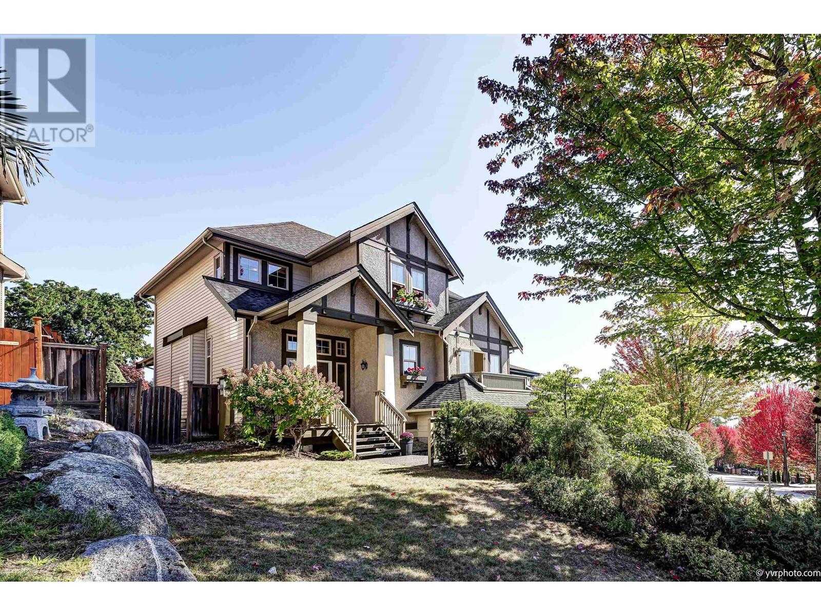 56 Maple Drive, Port Moody, British Columbia  V3H 0A7 - Photo 2 - R2818856