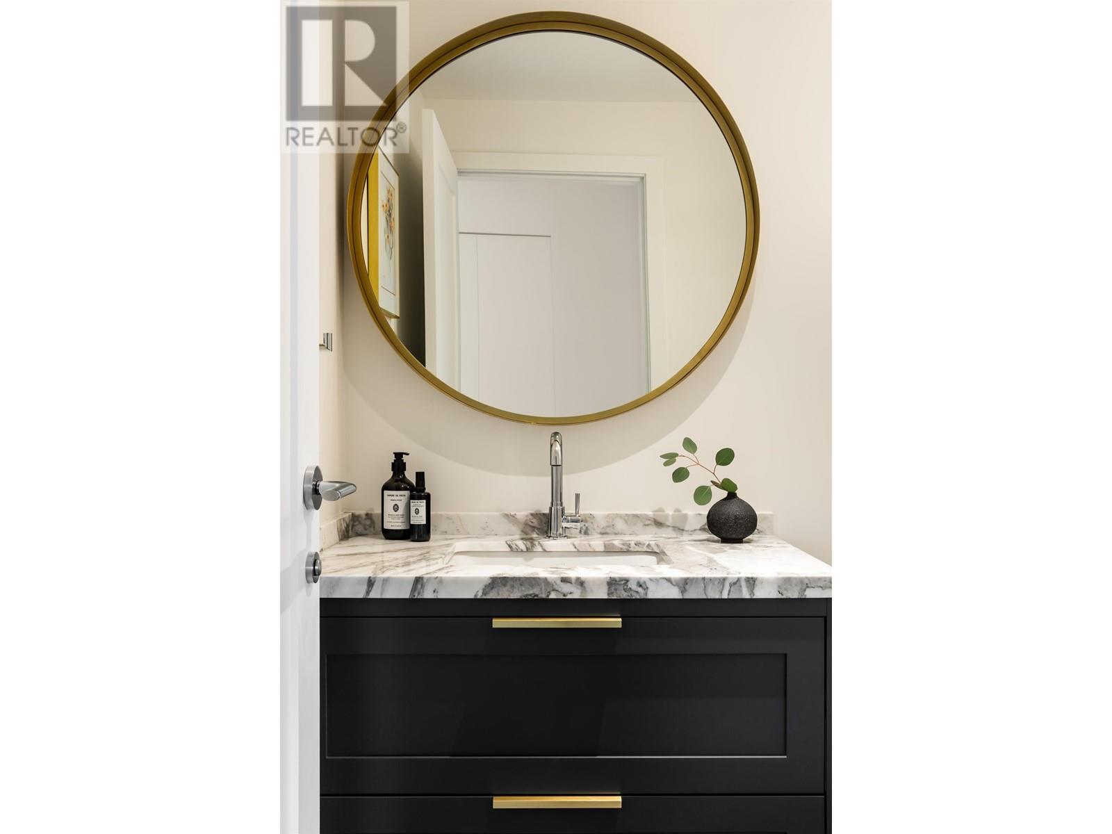 1002 633 Kinghorne Mews, Vancouver, British Columbia  V6Z 3H3 - Photo 14 - R2808014