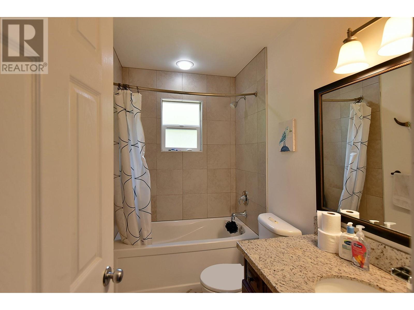 5724 Nickerson Road, Sechelt, British Columbia  V7Z 0M4 - Photo 17 - R2809549