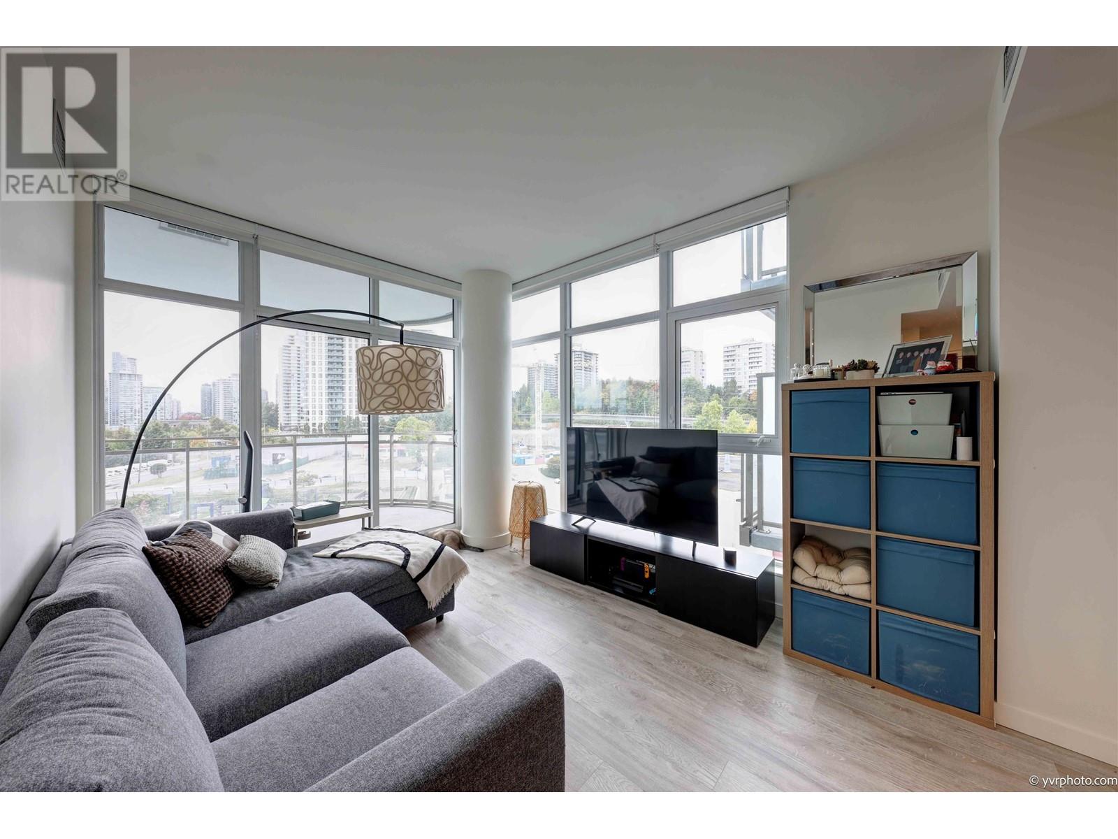 709 5333 Goring Street, Burnaby, British Columbia  V5B 3A2 - Photo 2 - R2819133
