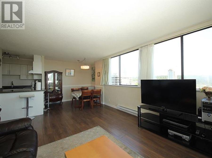 2002 3970 Carrigan Court, Burnaby, British Columbia  V3N 4S5 - Photo 3 - R2818932