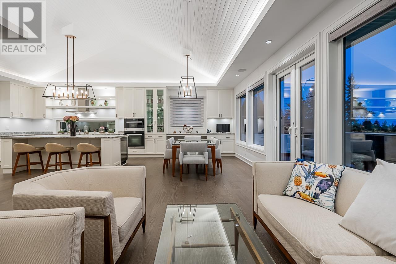 4816 Skyline Drive, North Vancouver, British Columbia  V7R 3J3 - Photo 13 - R2819286
