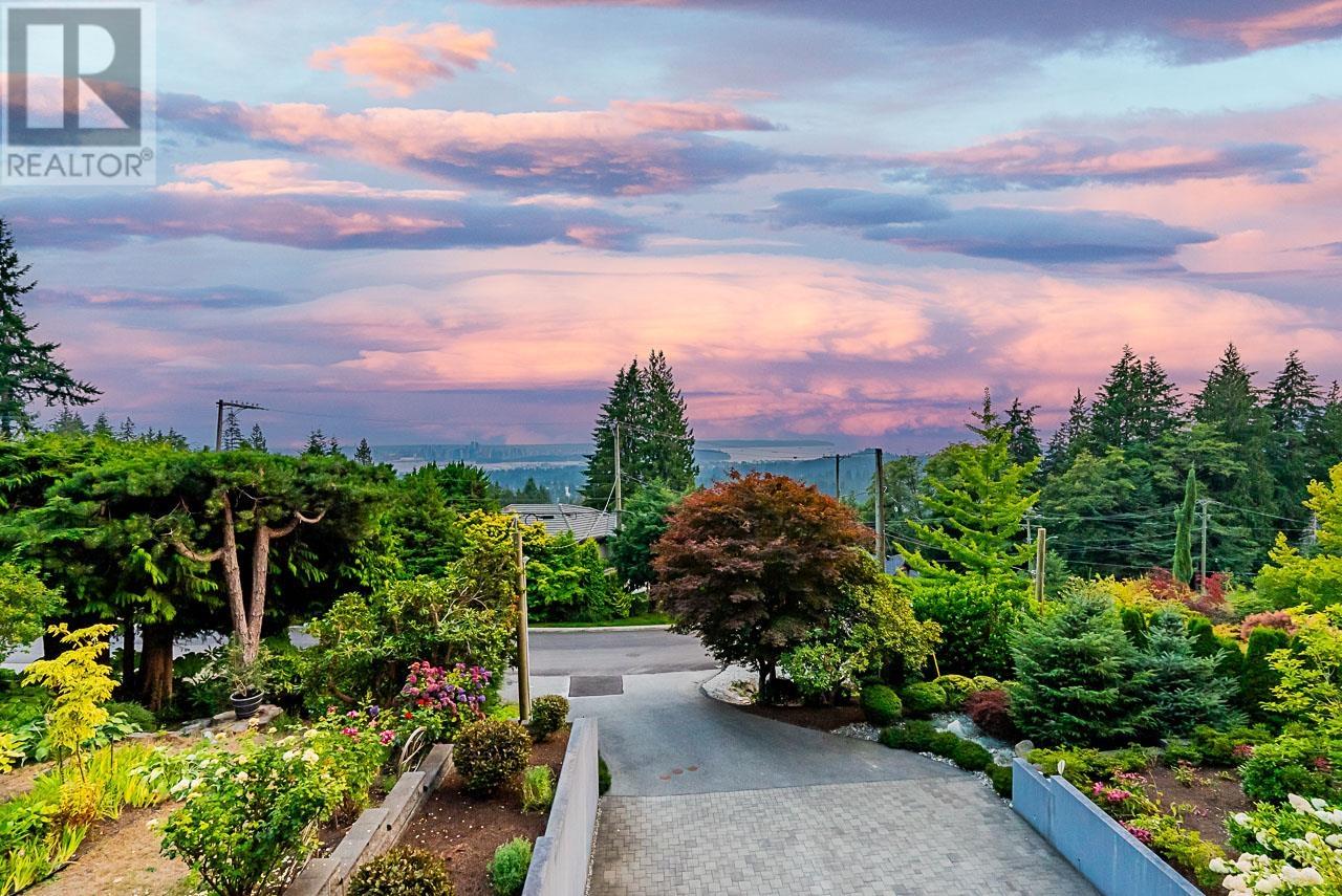 4816 Skyline Drive, North Vancouver, British Columbia  V7R 3J3 - Photo 6 - R2819286