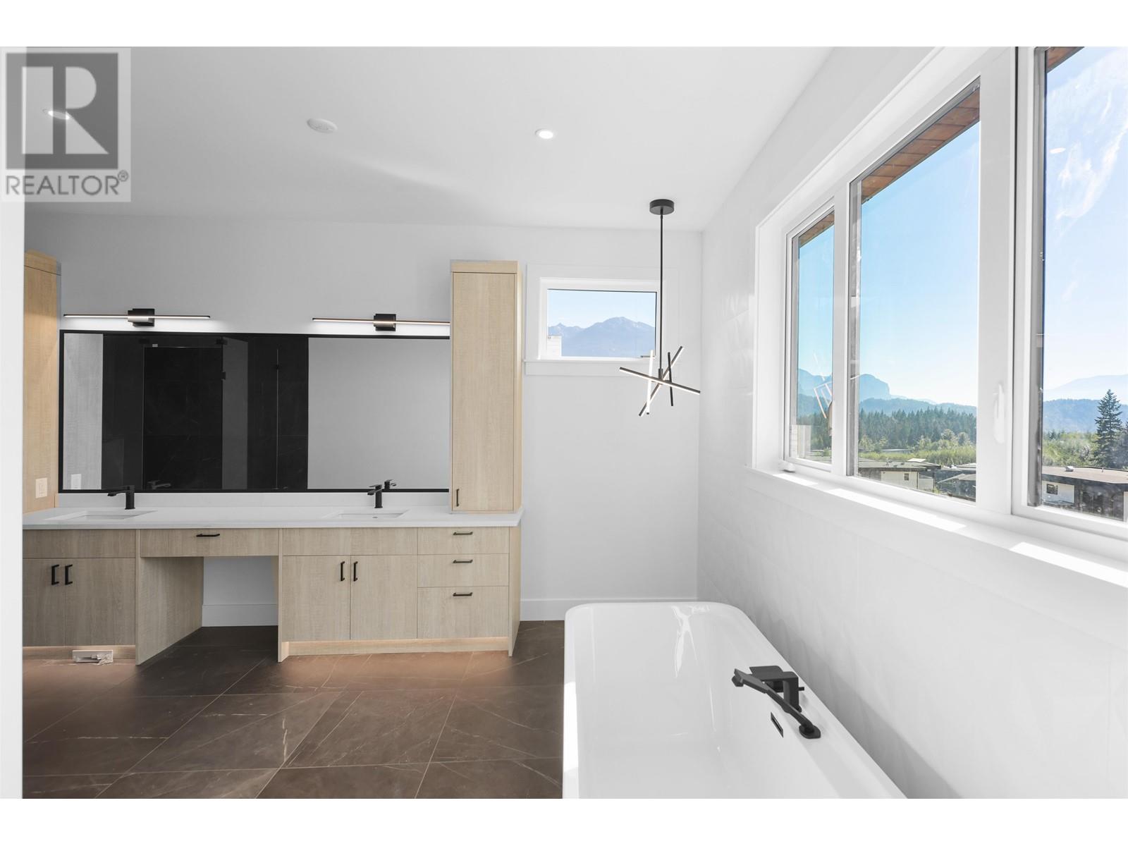 30 3385 Mamquam Road, Squamish, British Columbia  V8B 0E3 - Photo 16 - R2819358