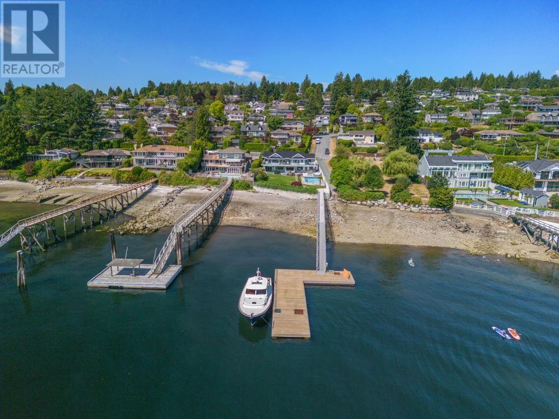 588 Lowry Lane, North Vancouver, British Columbia  V7G 1R3 - Photo 2 - R2798915