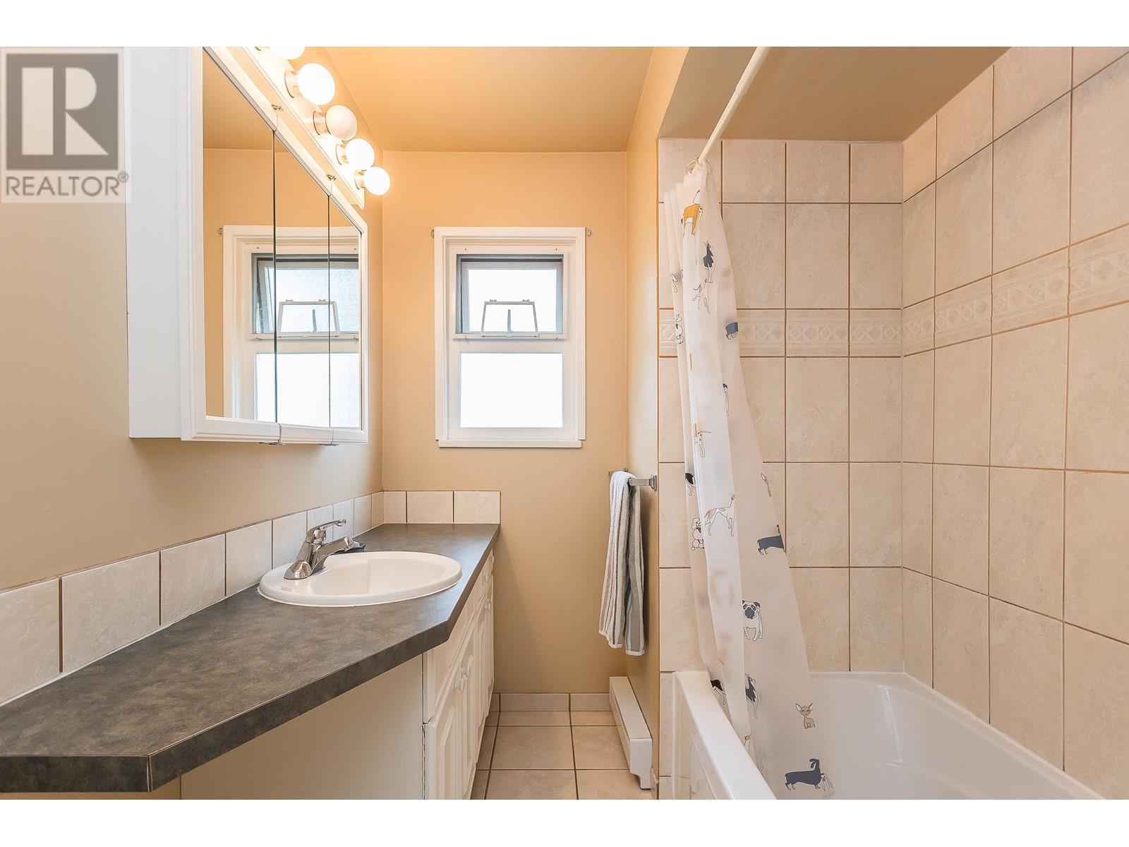 5835 Crescent Drive, Delta, British Columbia  V4K 2E7 - Photo 4 - R2818520