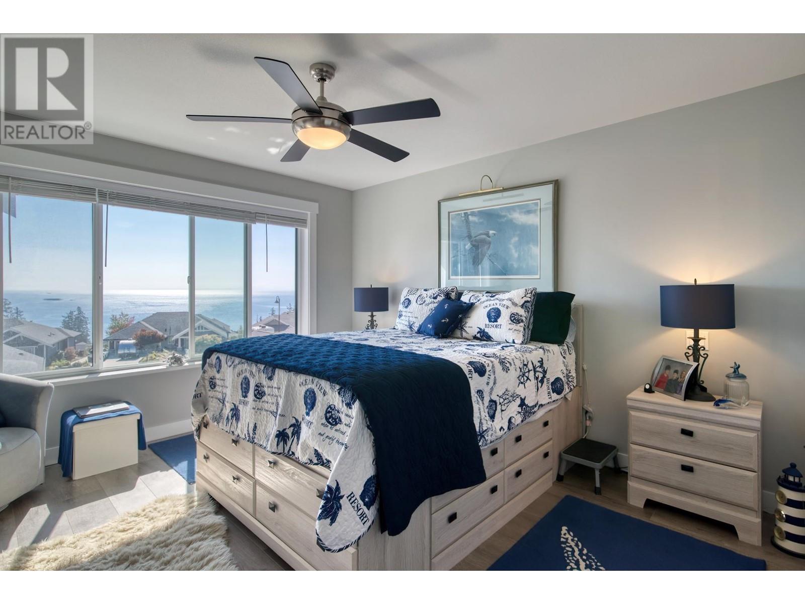 5654 Kingbird Crescent, Sechelt, British Columbia  V7Z 0S4 - Photo 12 - R2819260