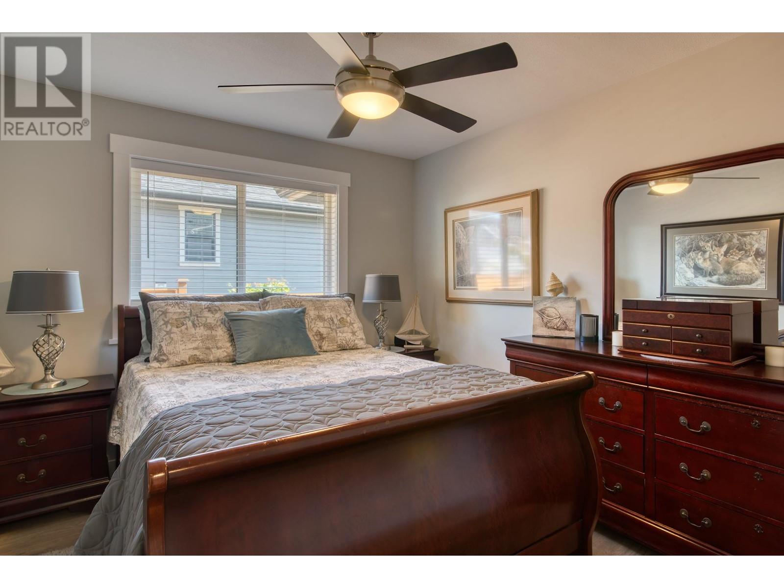 5654 Kingbird Crescent, Sechelt, British Columbia  V7Z 0S4 - Photo 5 - R2819260