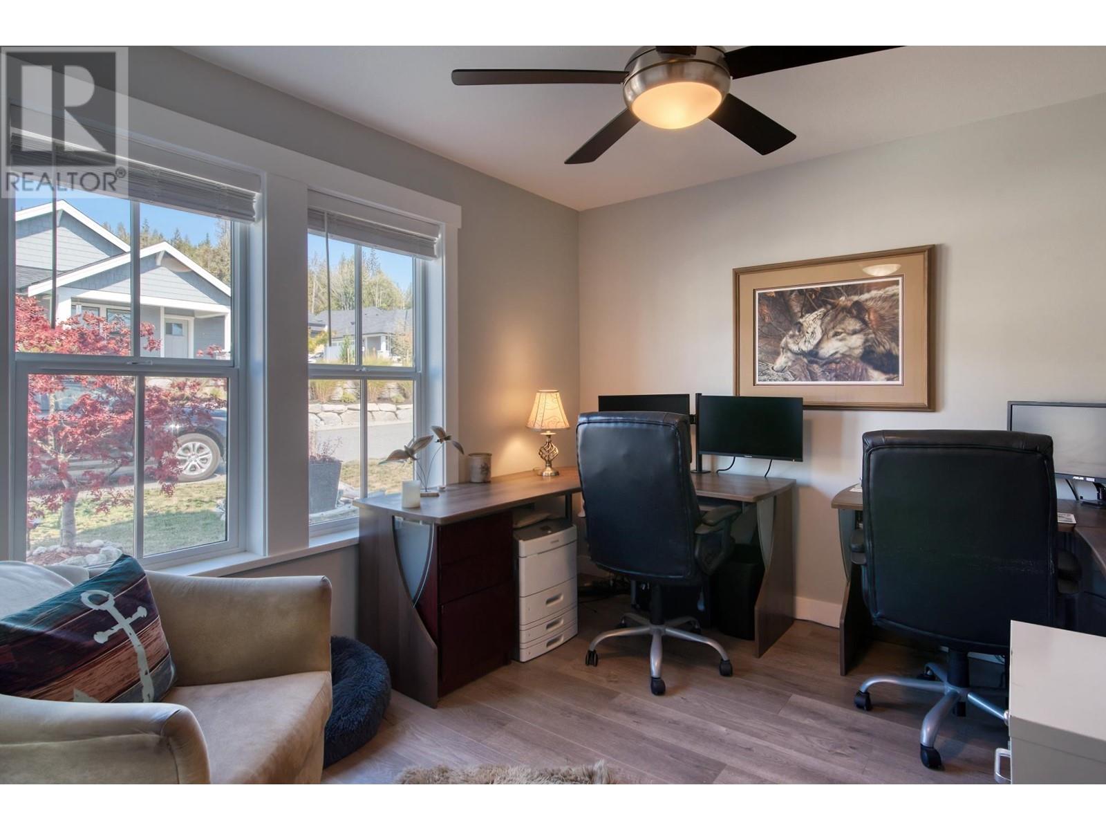 5654 Kingbird Crescent, Sechelt, British Columbia  V7Z 0S4 - Photo 4 - R2819260