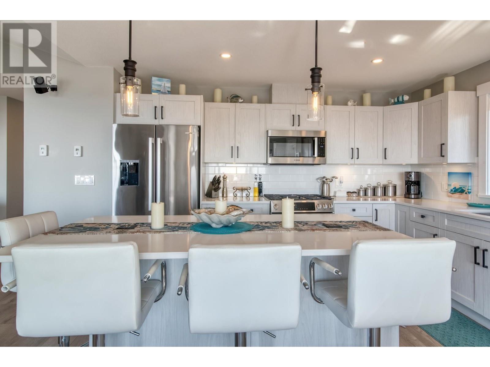 5654 Kingbird Crescent, Sechelt, British Columbia  V7Z 0S4 - Photo 8 - R2819260