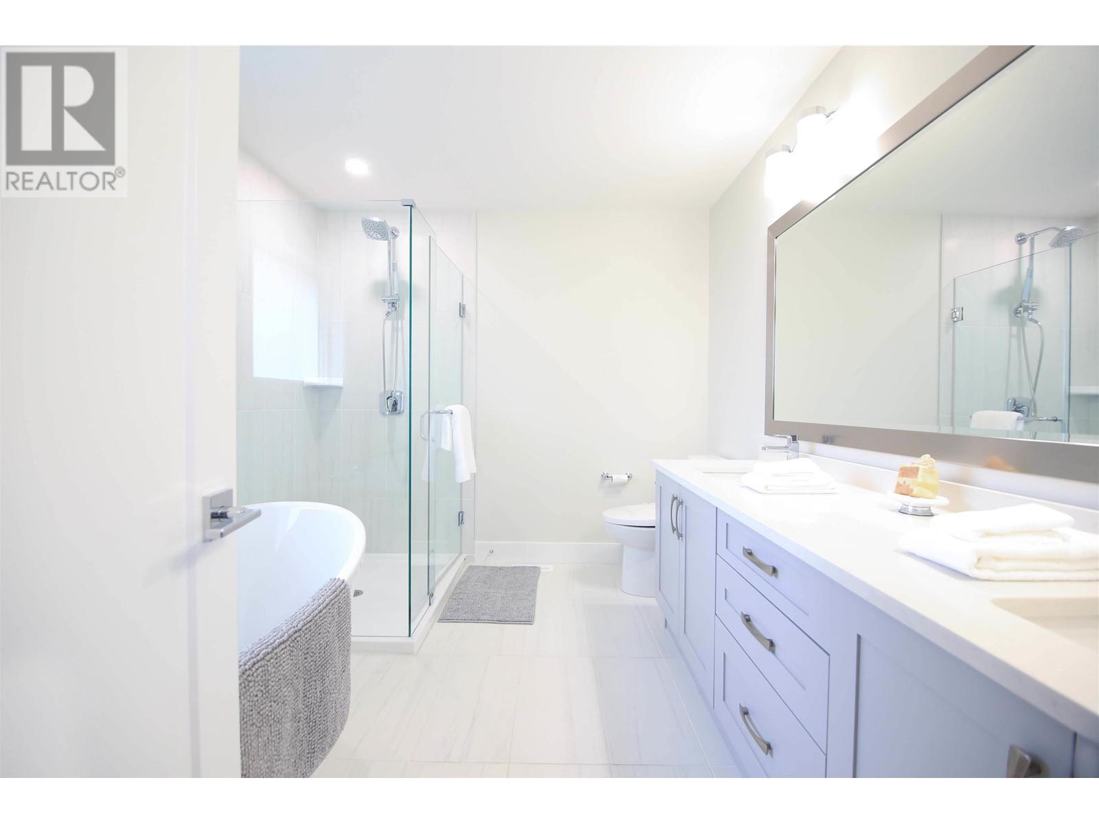 1520 Shore View Place, Coquitlam, British Columbia  V3E 0J6 - Photo 13 - R2806200