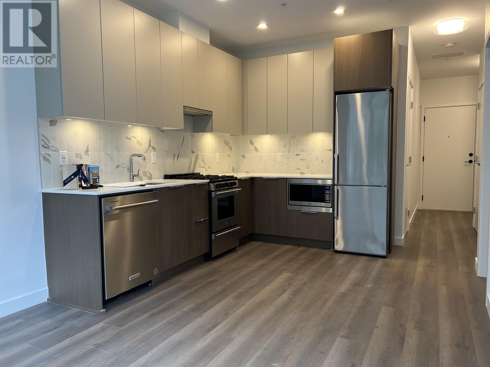 107 645 Como Lake Avenue, Coquitlam, British Columbia  V3J 3M5 - Photo 2 - R2817833