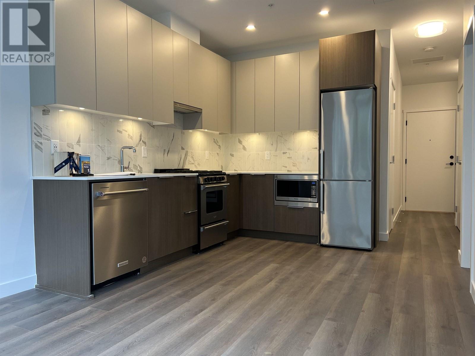 116 645 Como Lake Avenue, Coquitlam, British Columbia  V3J 3M5 - Photo 2 - R2817845
