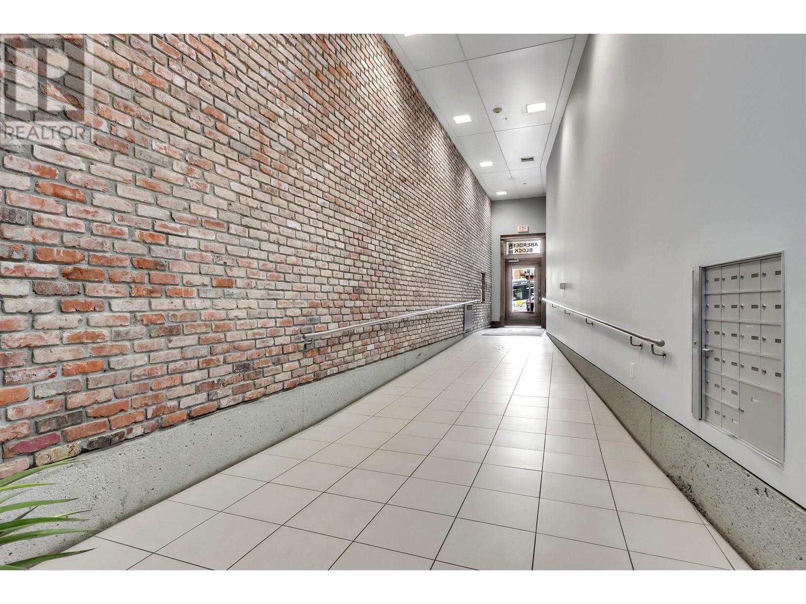 205 88 Lonsdale Avenue, North Vancouver, British Columbia  V7M 2E6 - Photo 2 - R2819455