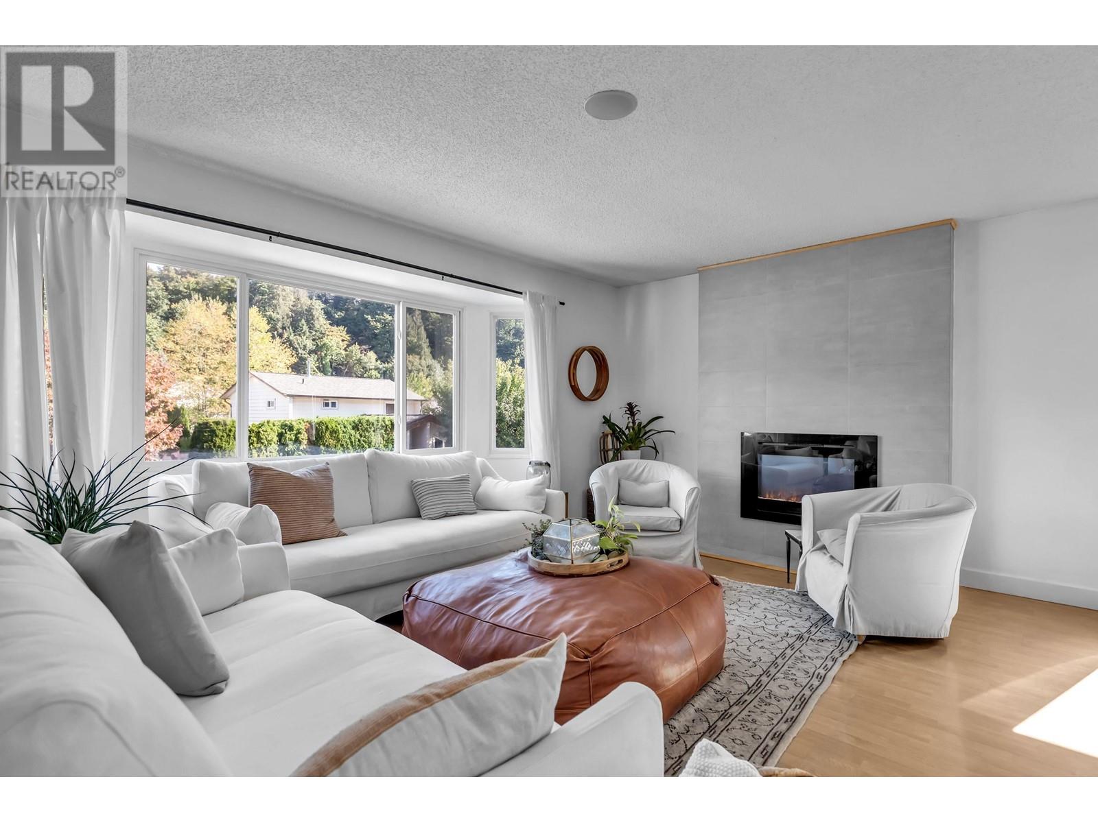 1965 Bow Drive, Coquitlam, British Columbia  V3E 1W1 - Photo 10 - R2819408