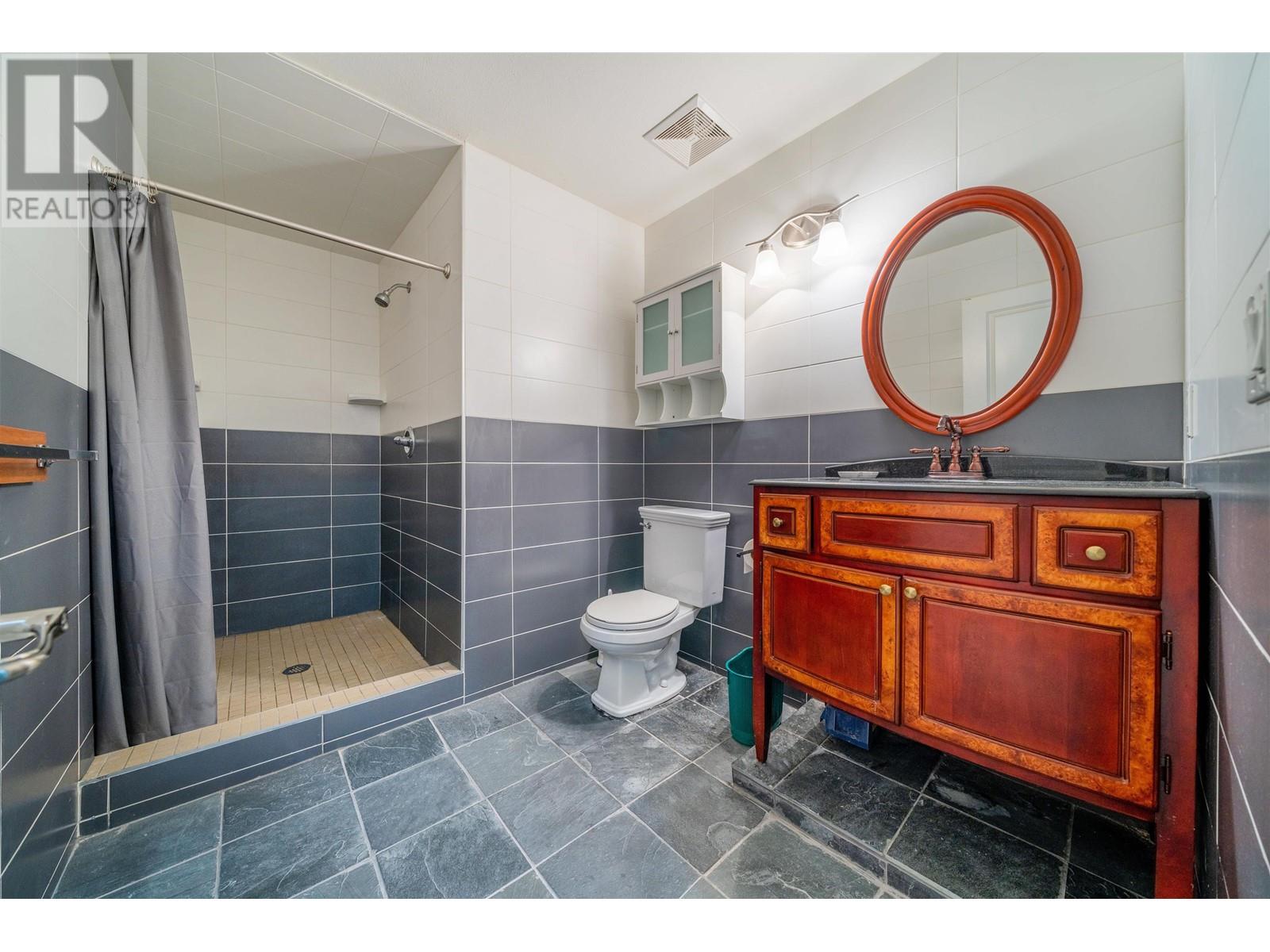 1033 Como Lake Avenue, Coquitlam, British Columbia  V3J 3N7 - Photo 33 - R2819438