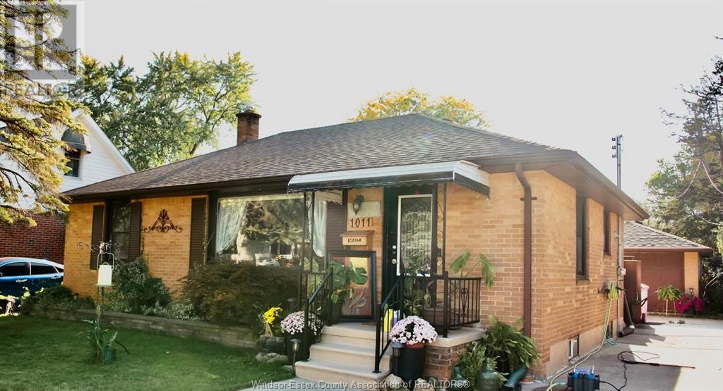 MLS# 23018374: 1011 Isabelle PLACE, Windsor, Canada