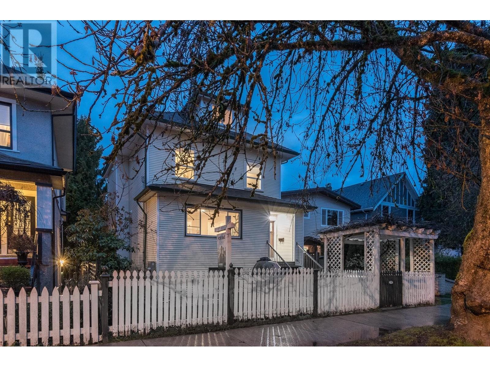 1011 1009 E 11TH AVENUE, vancouver, British Columbia