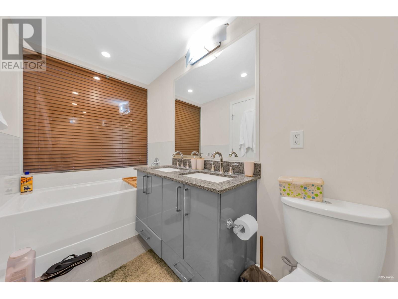 1402 89 W 2 Avenue, Vancouver, British Columbia  V5Y 0G9 - Photo 9 - R2819547