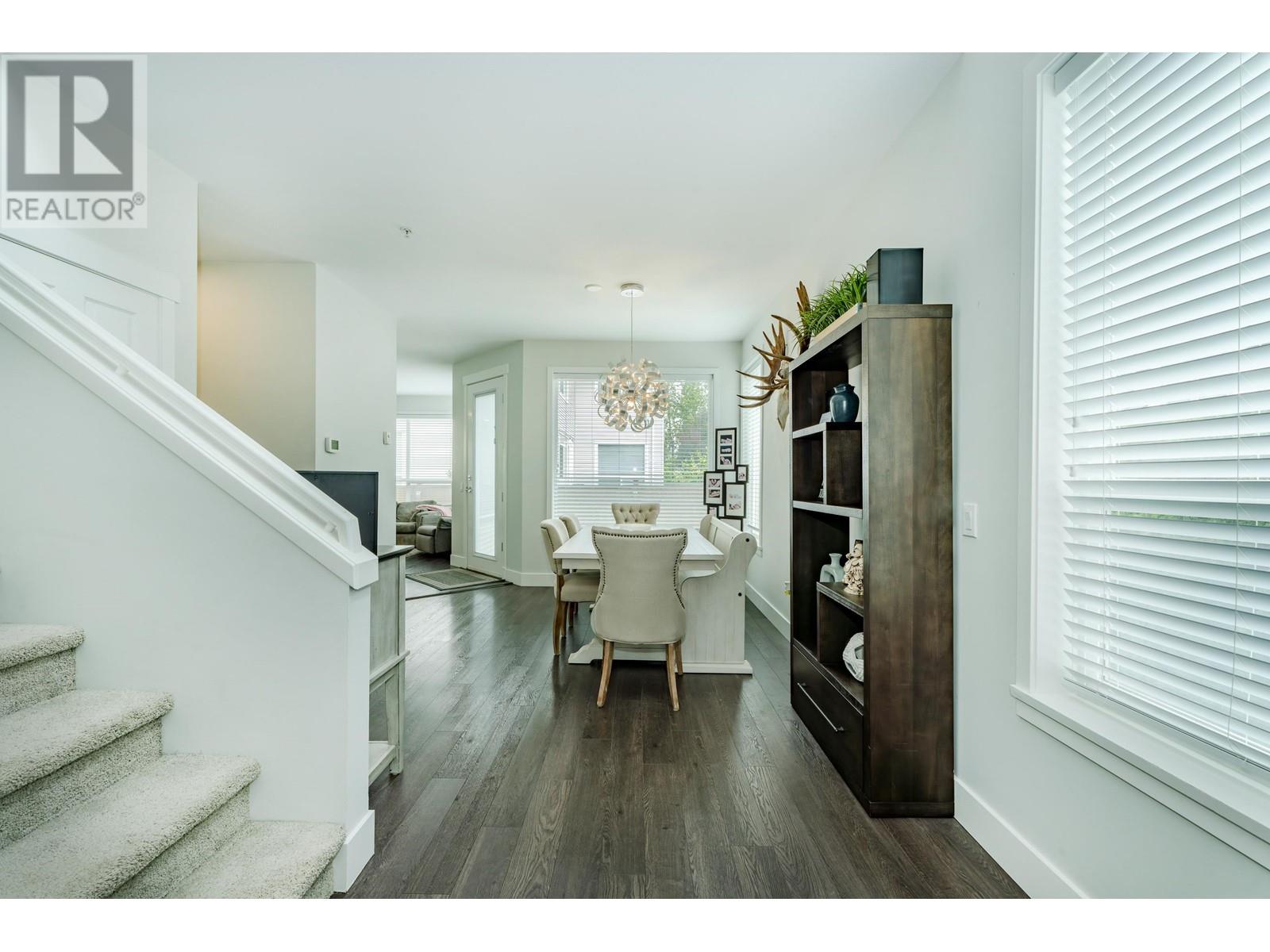 19851 Butternut Lane, Pitt Meadows, British Columbia  V3Y 2S7 - Photo 2 - R2819530