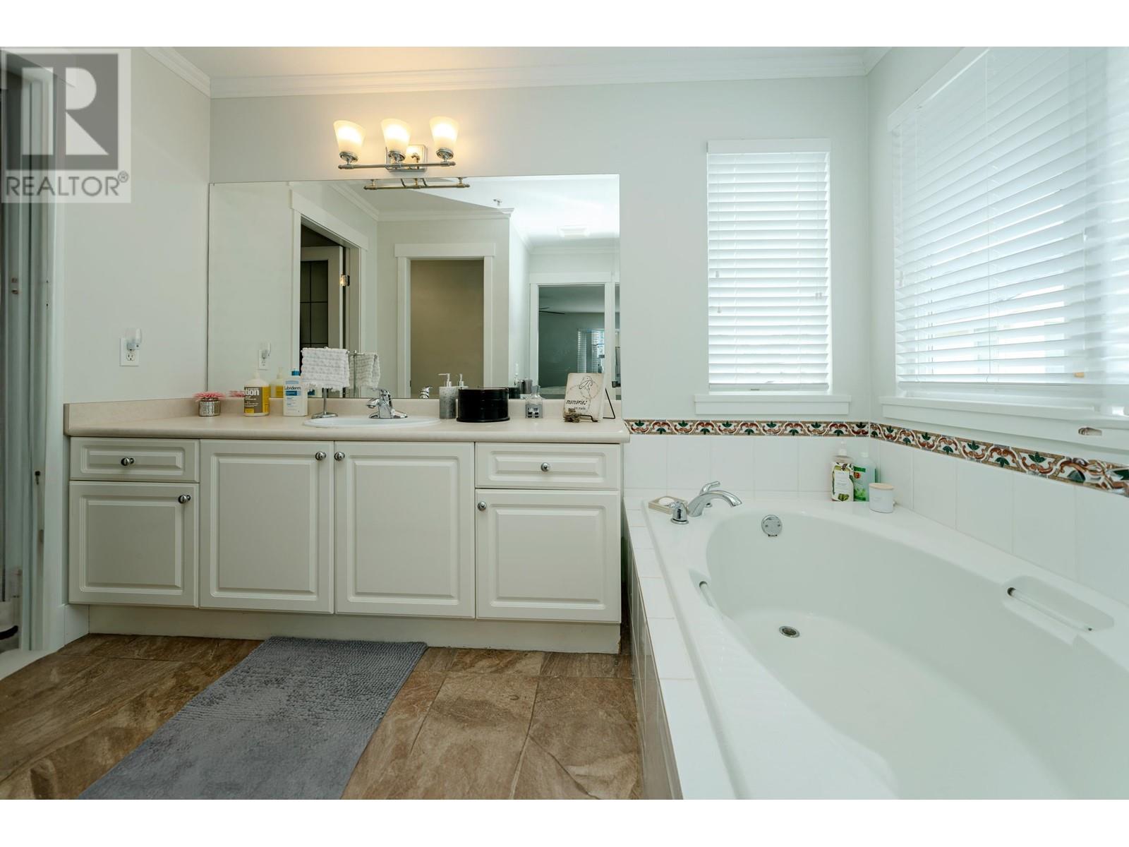 19851 Butternut Lane, Pitt Meadows, British Columbia  V3Y 2S7 - Photo 23 - R2819530