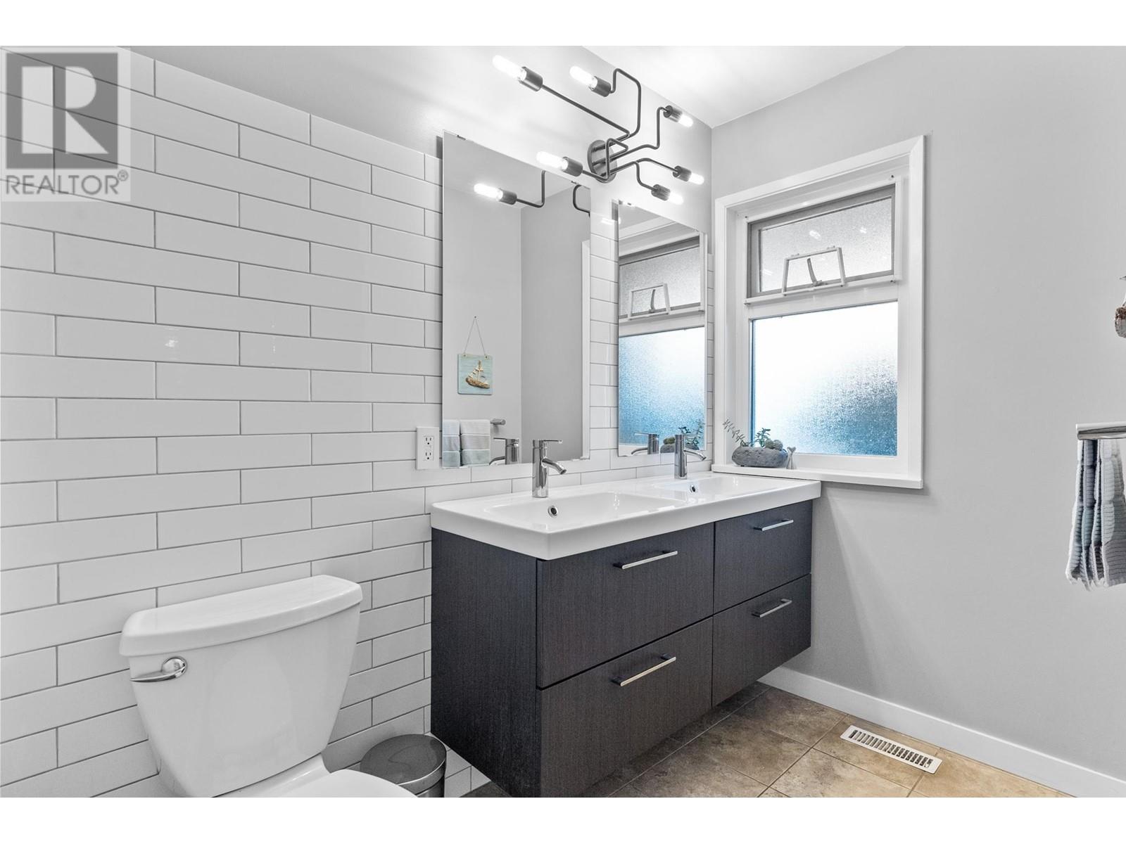 5228 Westminster Avenue, Ladner, British Columbia  V4K 2J2 - Photo 20 - R2819532