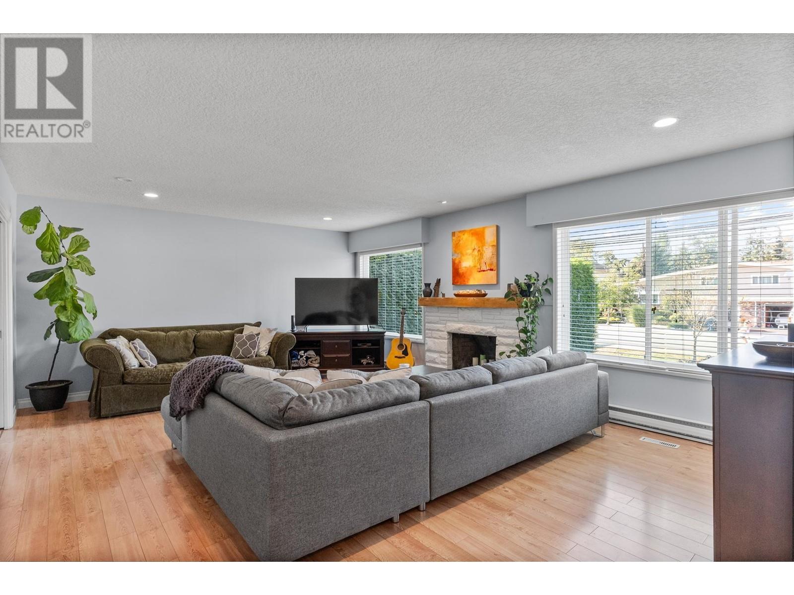 5228 Westminster Avenue, Ladner, British Columbia  V4K 2J2 - Photo 5 - R2819532