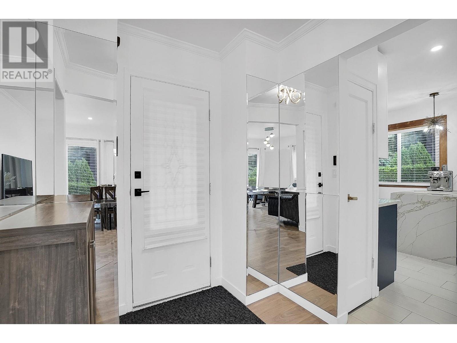 301 Mariner Way, Coquitlam, British Columbia  V3K 1N5 - Photo 10 - R2819579