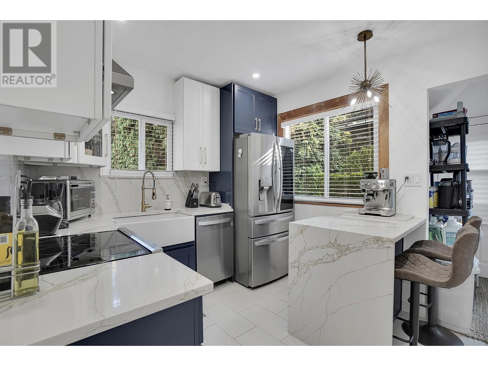 301 Mariner Way, Coquitlam, British Columbia  V3K 1N5 - Photo 11 - R2819579