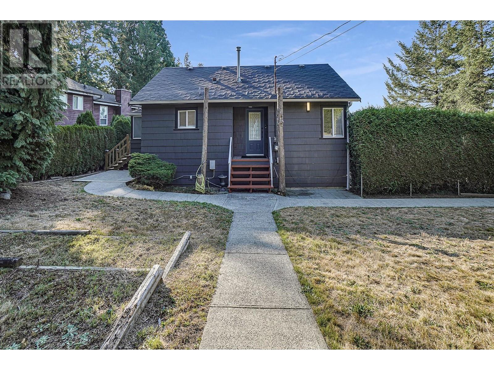 301 Mariner Way, Coquitlam, British Columbia  V3K 1N5 - Photo 3 - R2819579