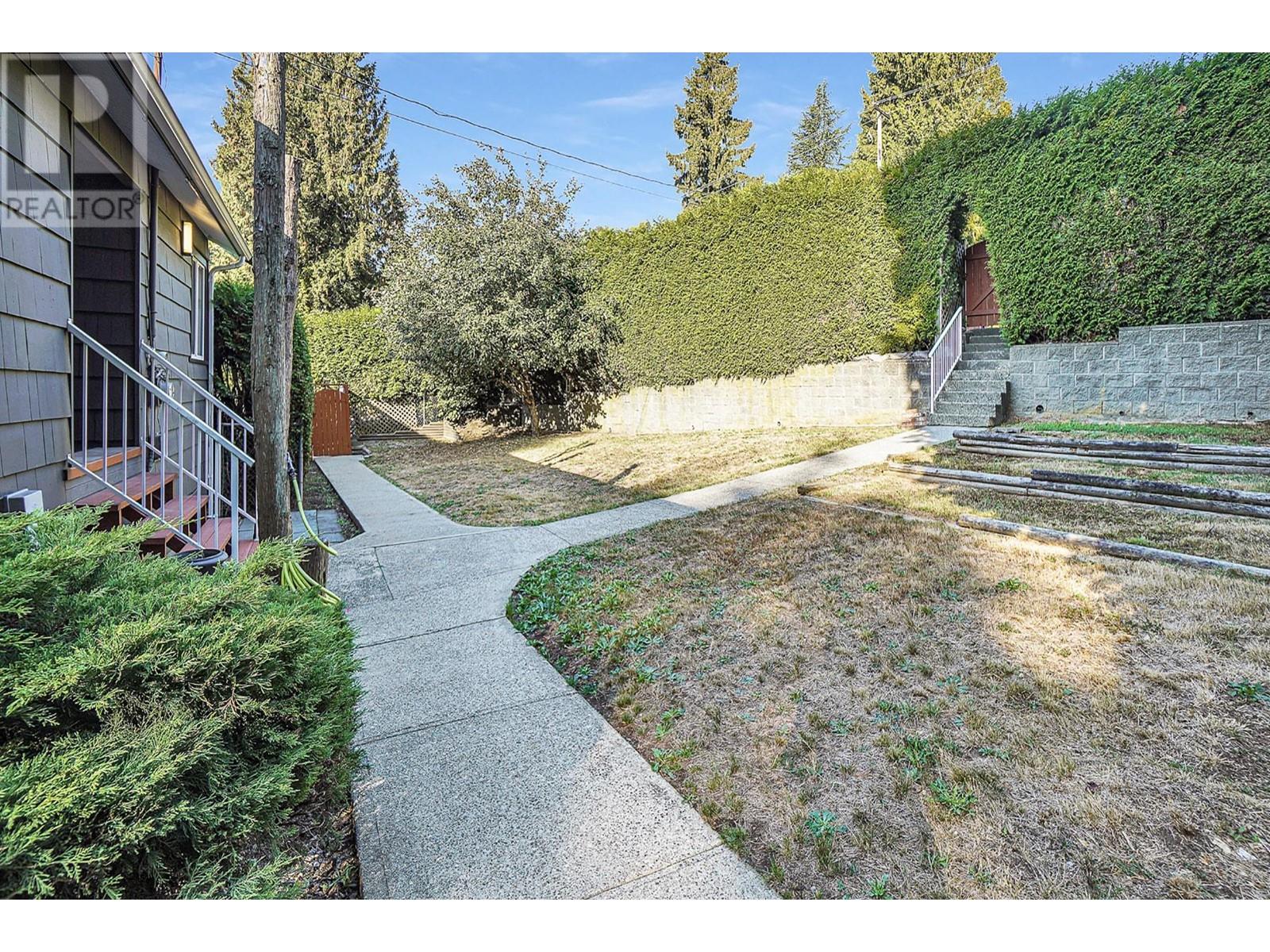 301 Mariner Way, Coquitlam, British Columbia  V3K 1N5 - Photo 4 - R2819579