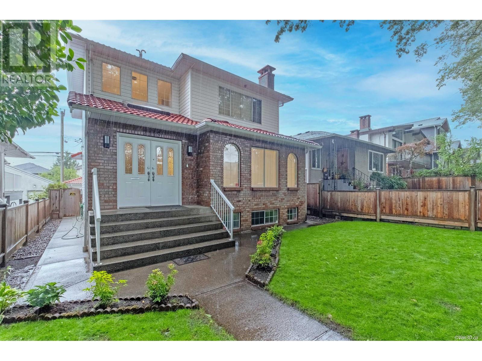 2115 E 43RD AVENUE, vancouver, British Columbia