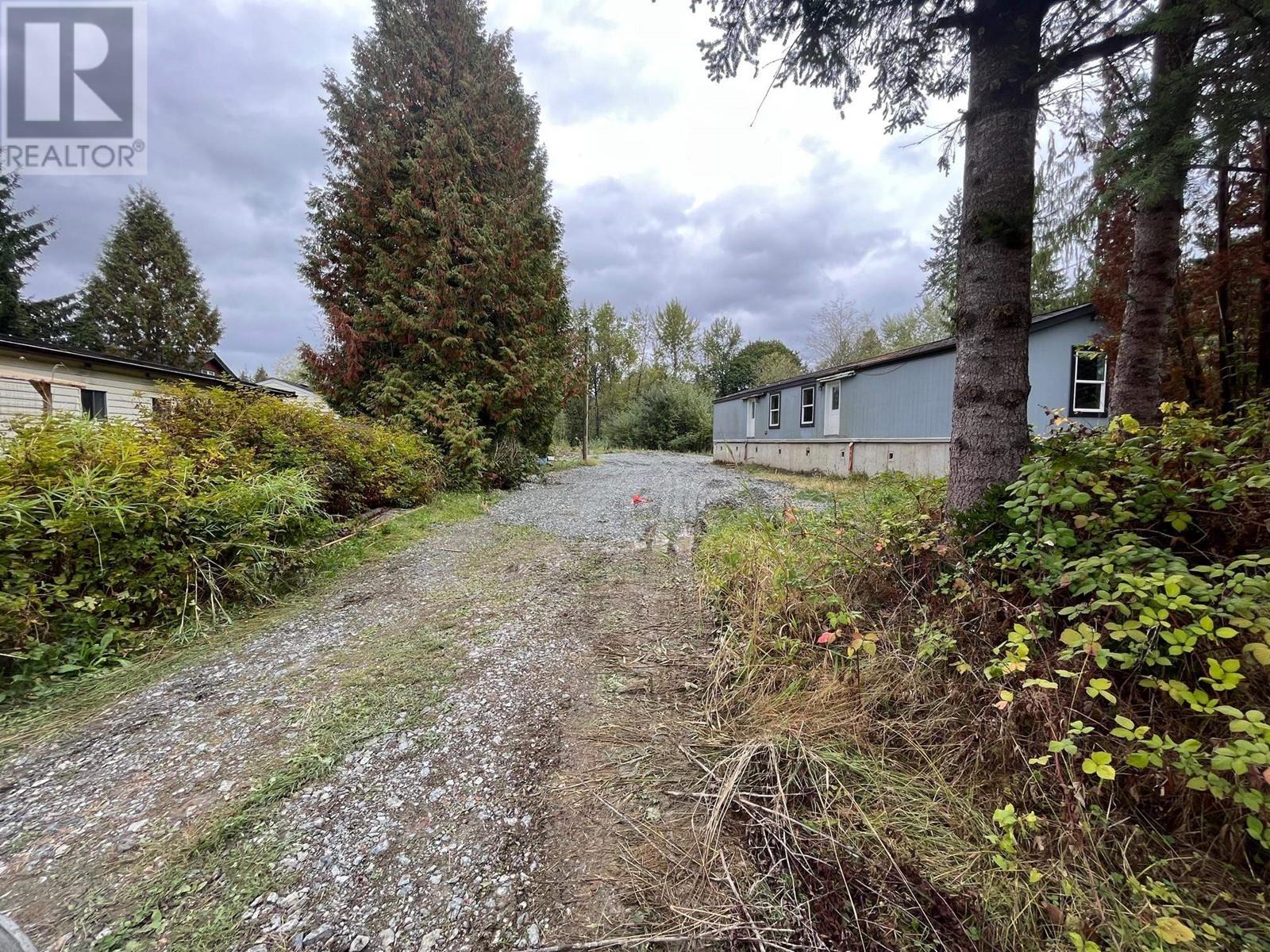 25511 Dewdney Trunk Road, Maple Ridge, British Columbia  V4R 1X8 - Photo 2 - R2782066