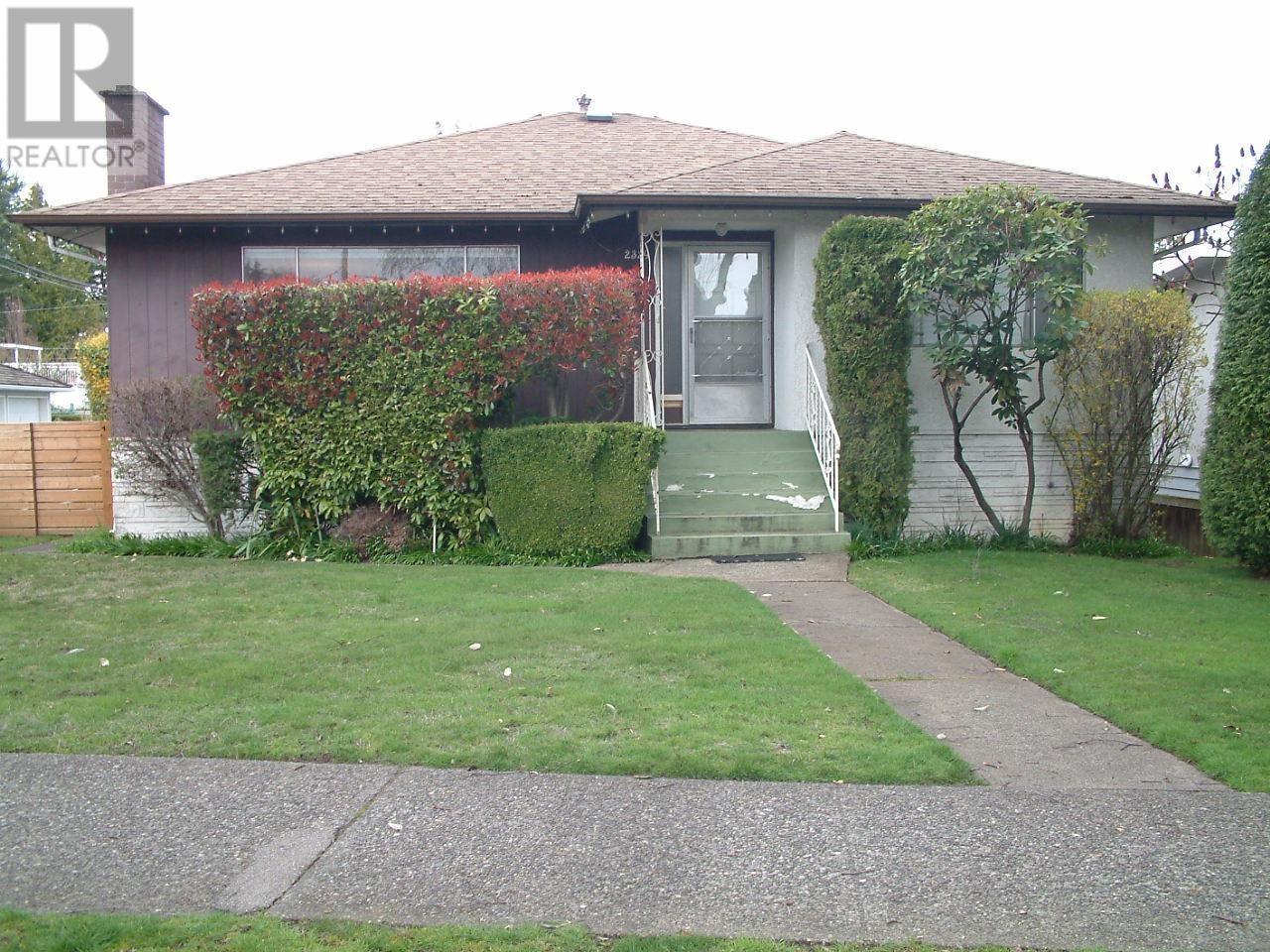 2329 E 49th Avenue, Vancouver, British Columbia  V5S 1J3 - Photo 3 - R2819375