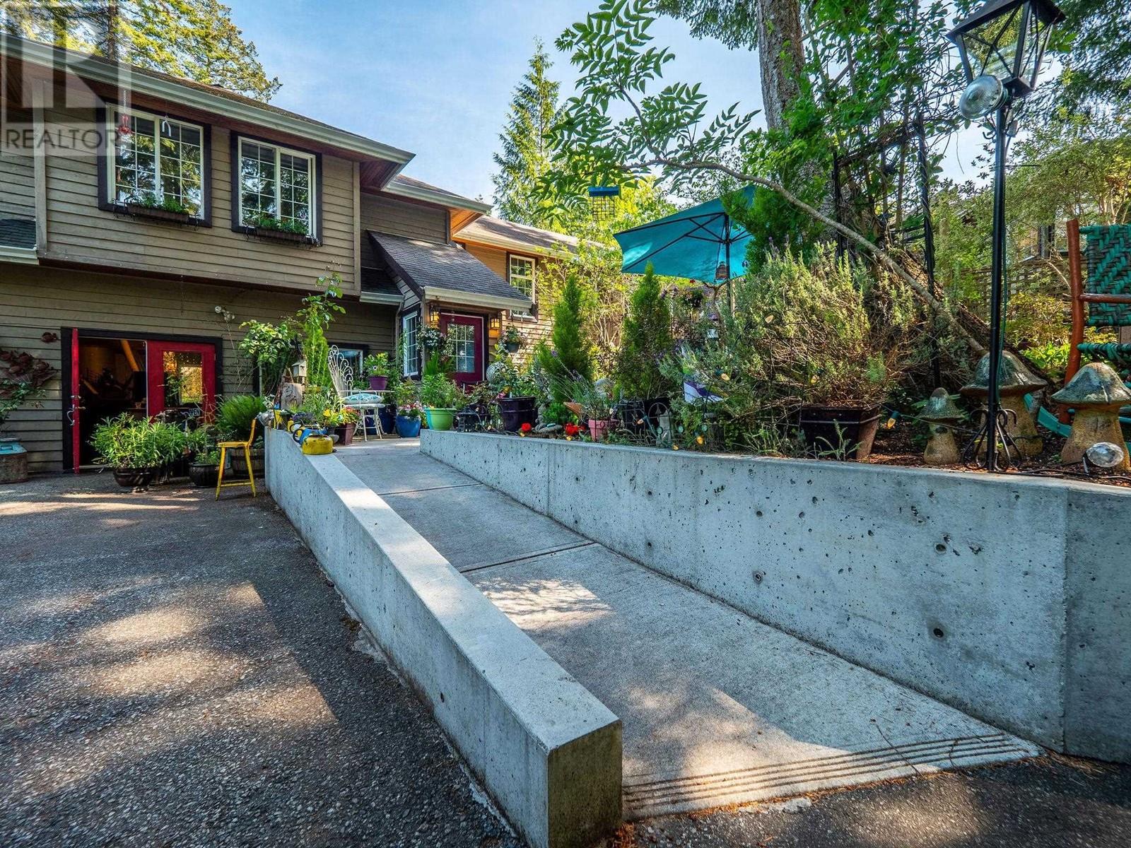 9127 Redrooffs Road, Halfmoon Bay, British Columbia  V0N 1Y0 - Photo 23 - R2818390