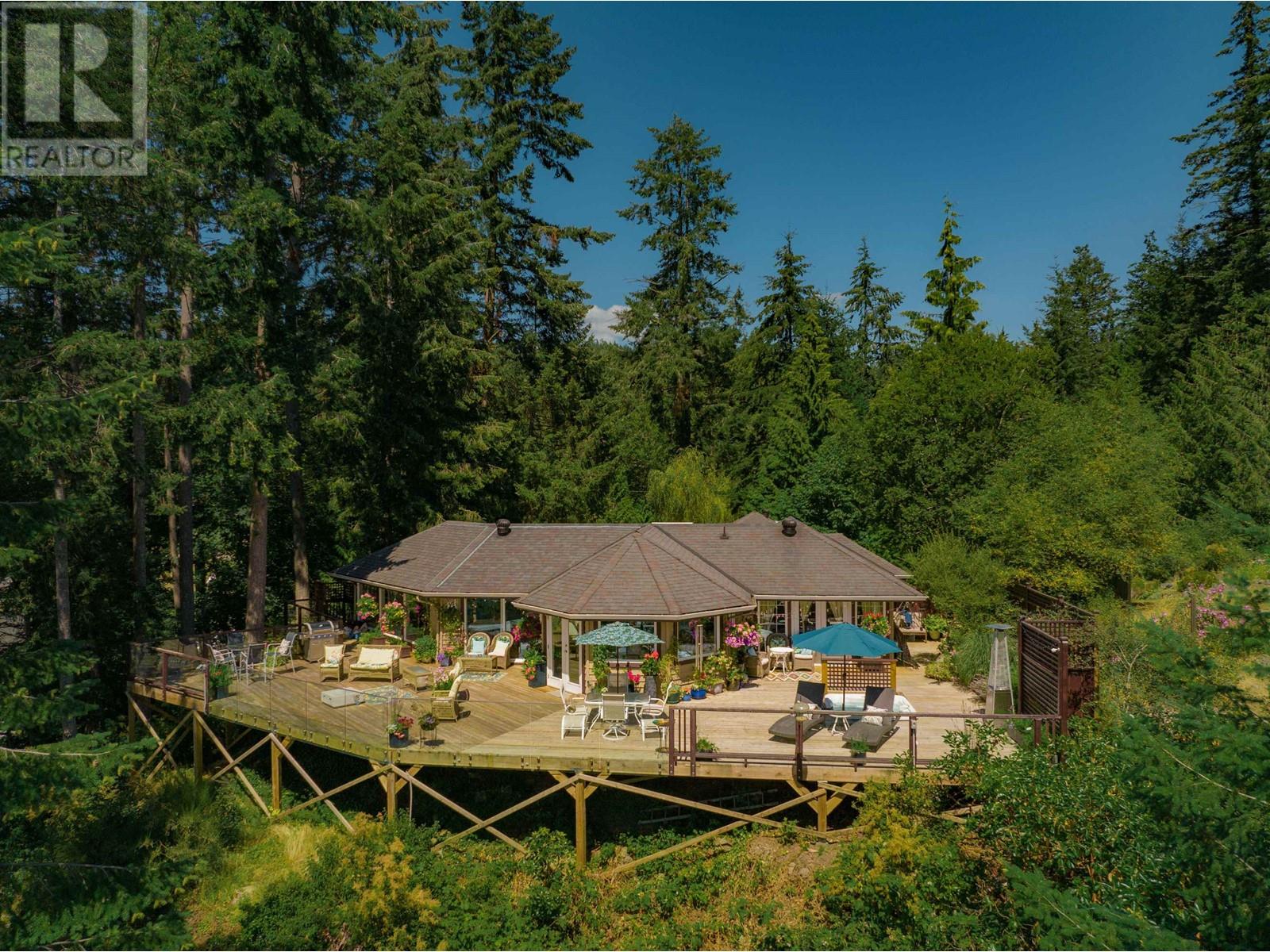 9127 Redrooffs Road, Halfmoon Bay, British Columbia  V0N 1Y0 - Photo 2 - R2818390