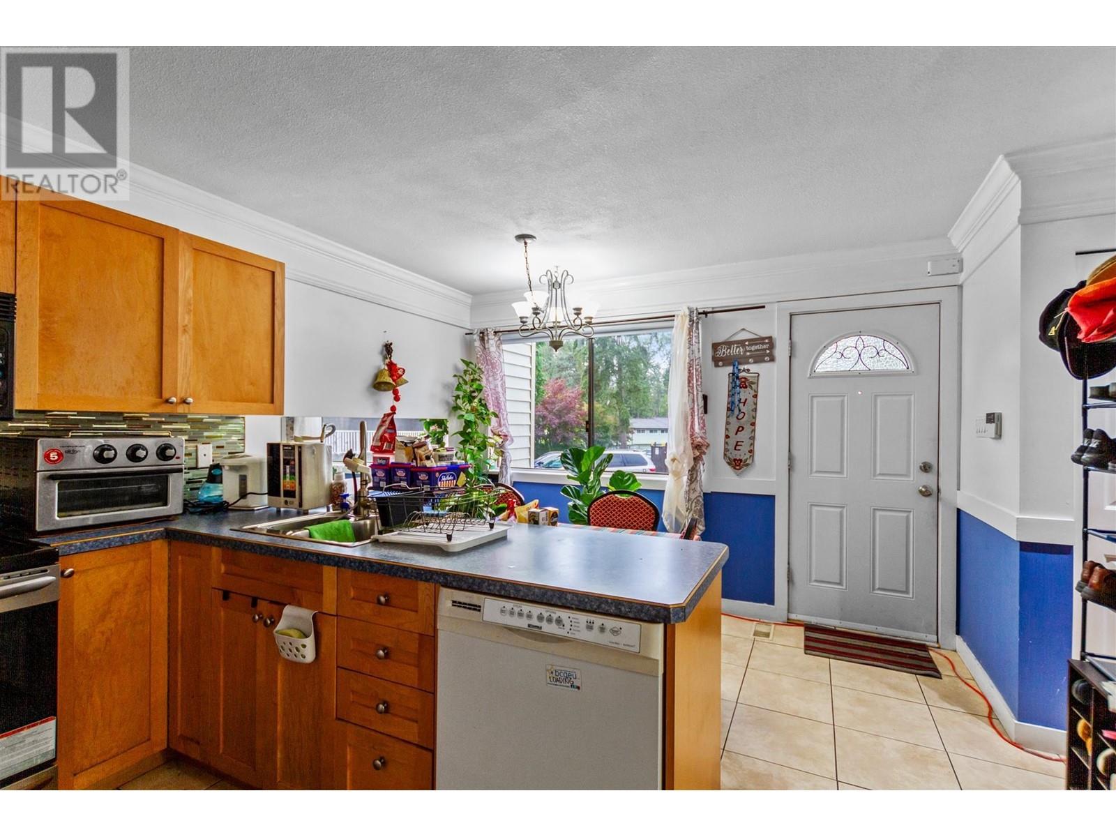 8948 Ganymede Place, Burnaby, British Columbia  V3J 1A1 - Photo 3 - R2819605
