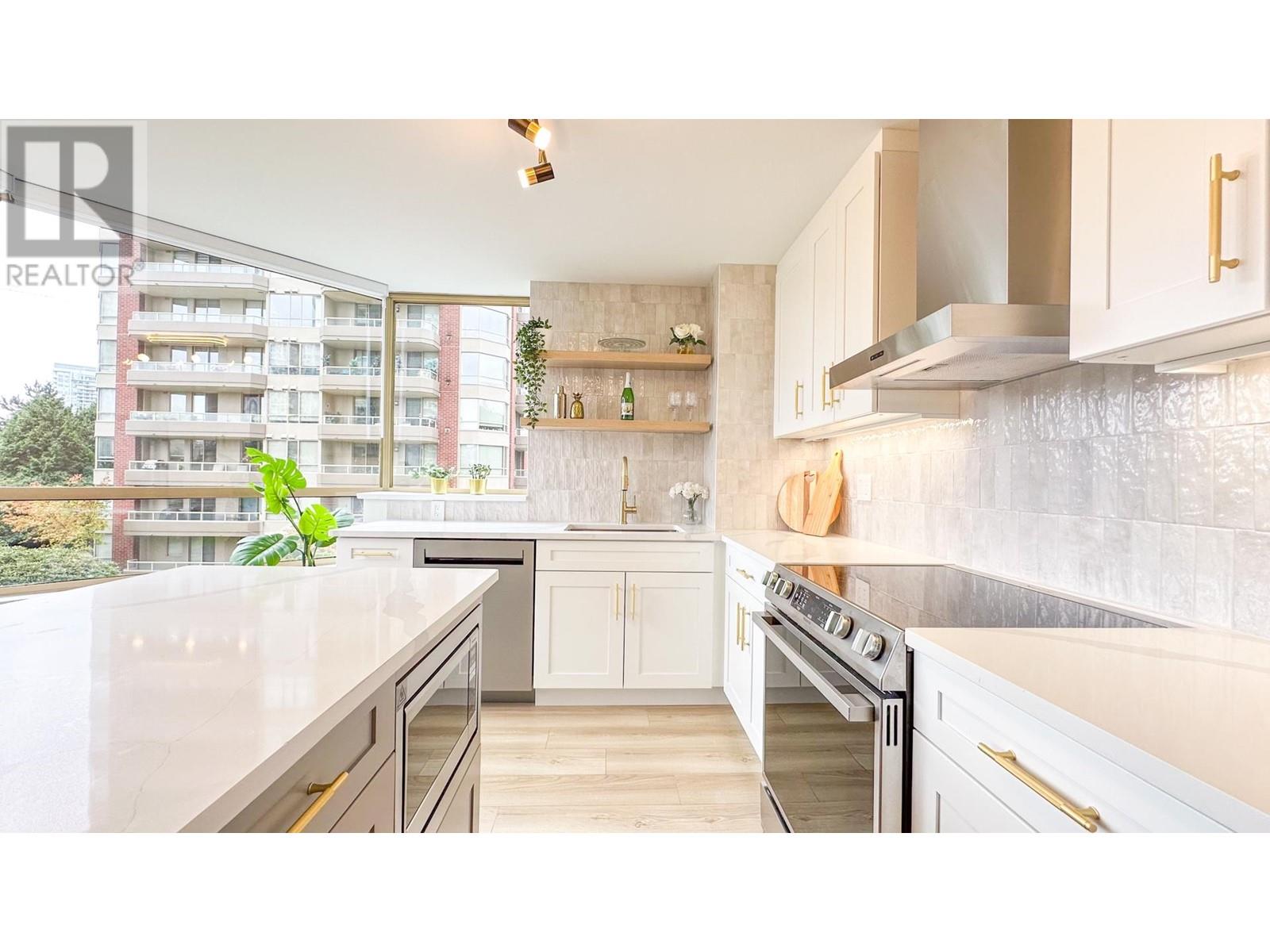 501 738 Farrow Street, Coquitlam, British Columbia  V3J 7V4 - Photo 3 - R2819612