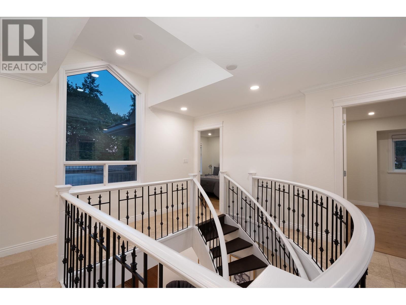 1219 Arborlynn Drive, North Vancouver, British Columbia  V7J 2V5 - Photo 31 - R2819606