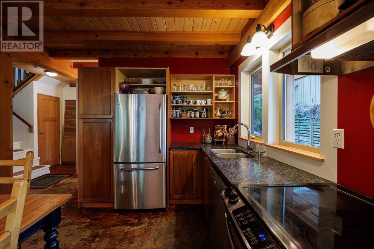 1256 Eagles Nest Road, Bowen Island, British Columbia  V0N 1G1 - Photo 4 - R2818952