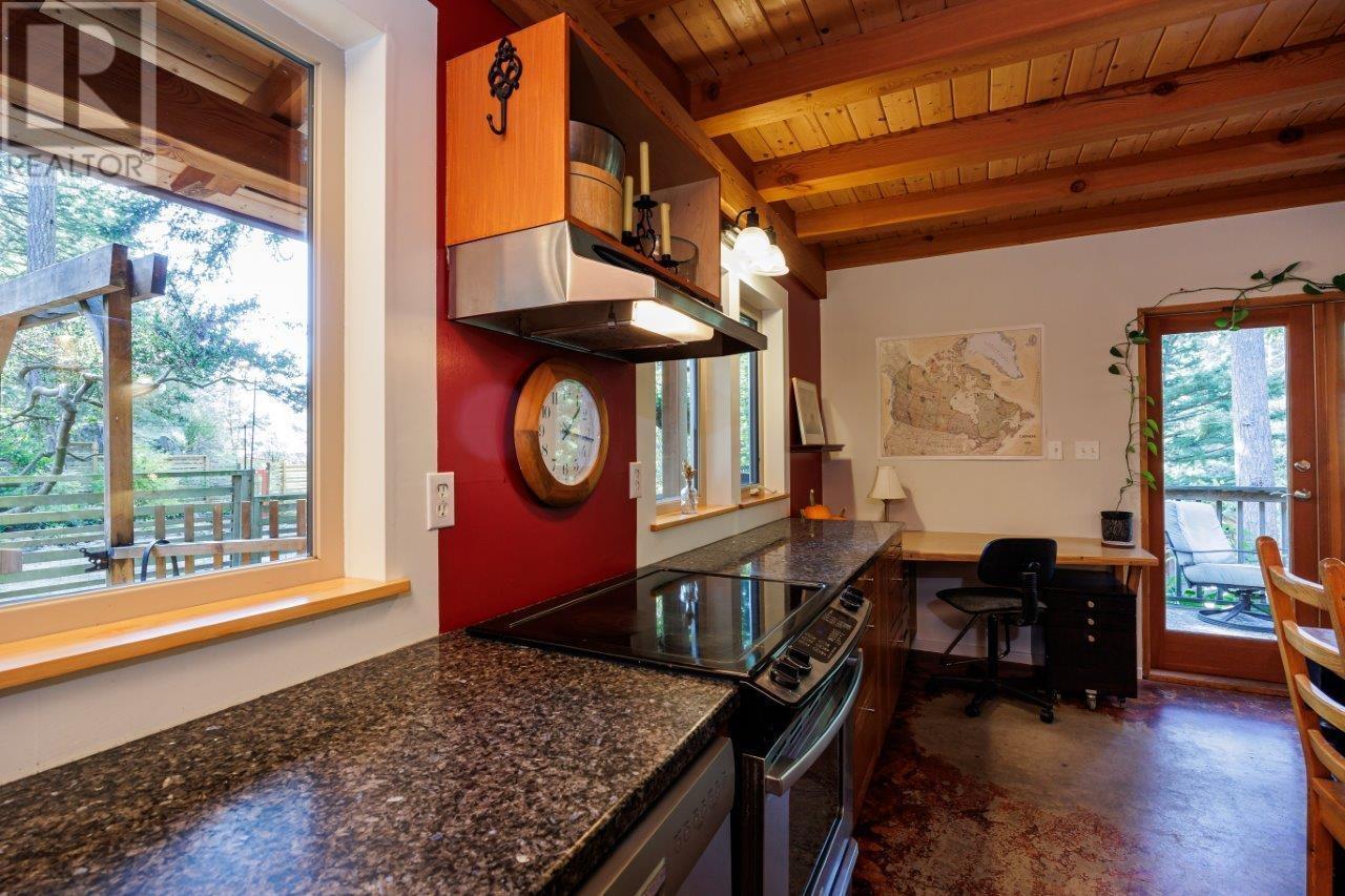 1256 Eagles Nest Road, Bowen Island, British Columbia  V0N 1G1 - Photo 6 - R2818952