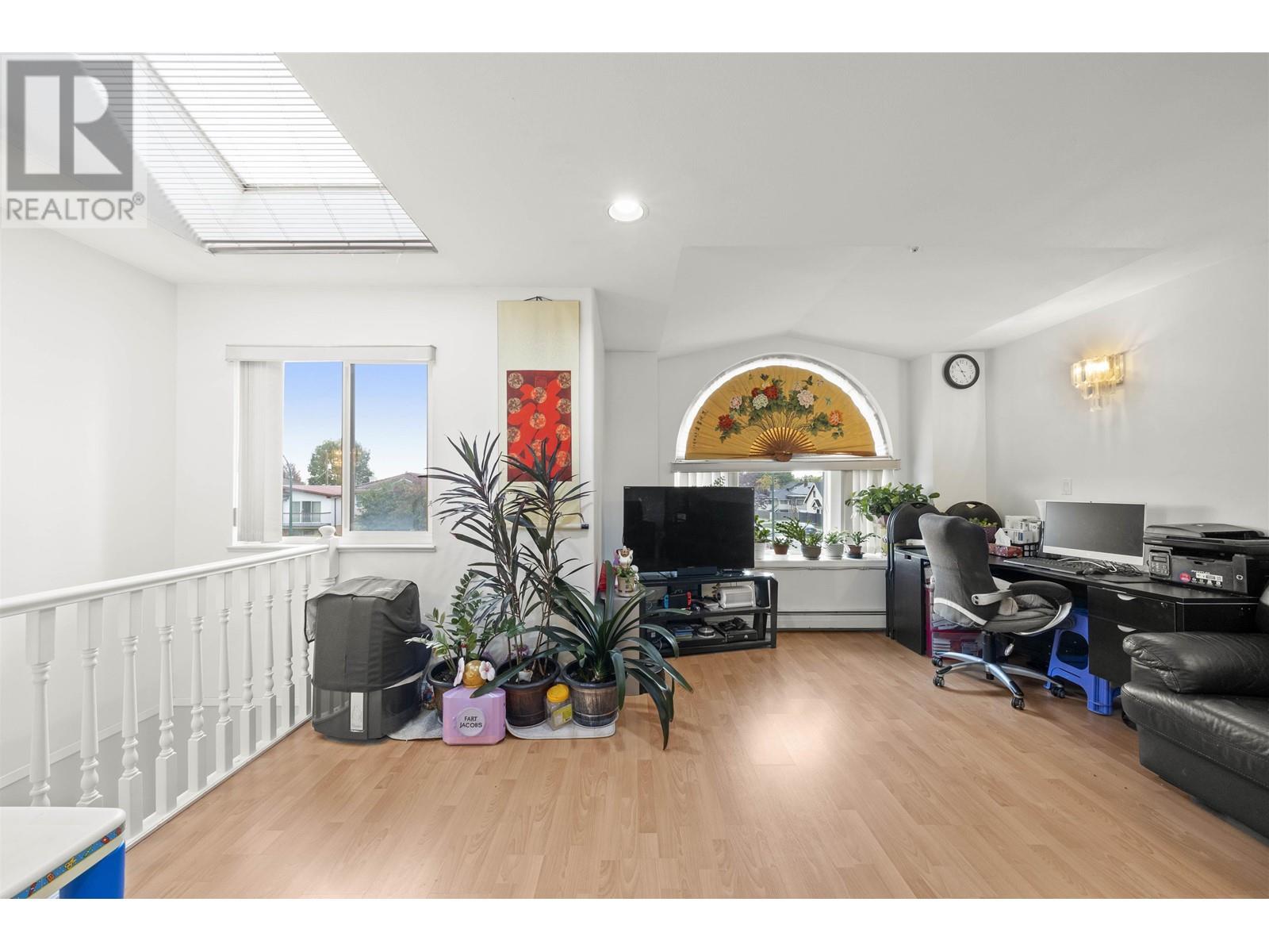 6208 Beatrice Street, Vancouver, British Columbia  V5P 3R4 - Photo 3 - R2819521