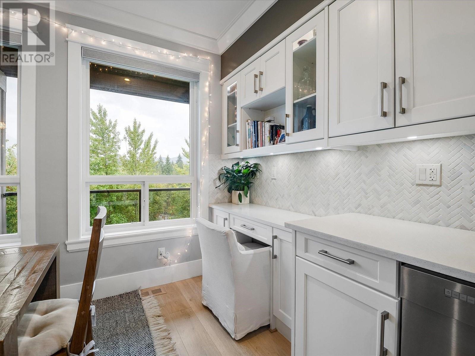 40879 The Crescent, Squamish, British Columbia  V8B 0R9 - Photo 10 - R2819708