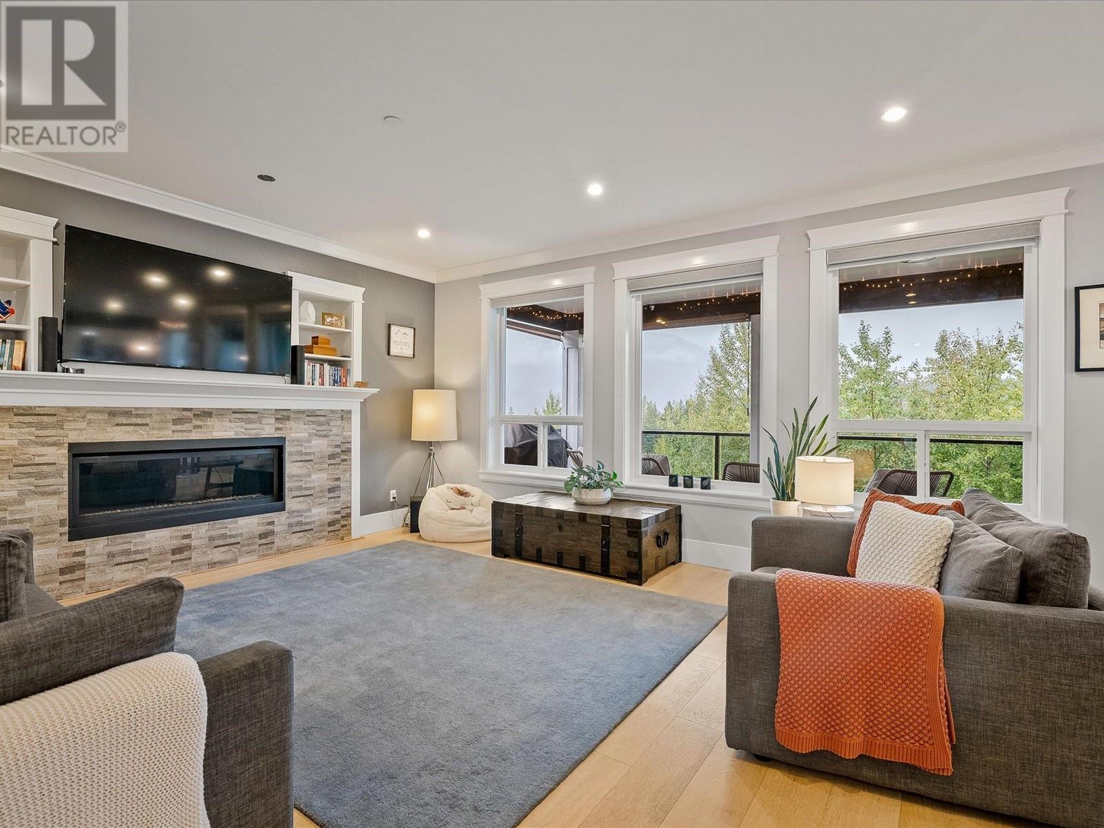 40879 The Crescent, Squamish, British Columbia  V8B 0R9 - Photo 3 - R2819708