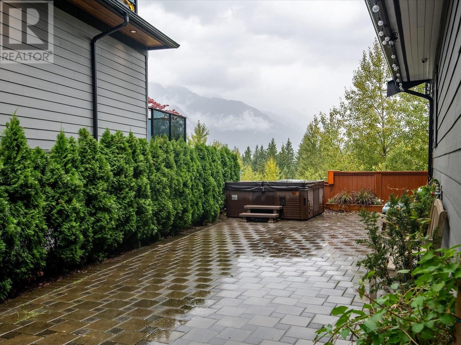 40879 The Crescent, Squamish, British Columbia  V8B 0R9 - Photo 32 - R2819708