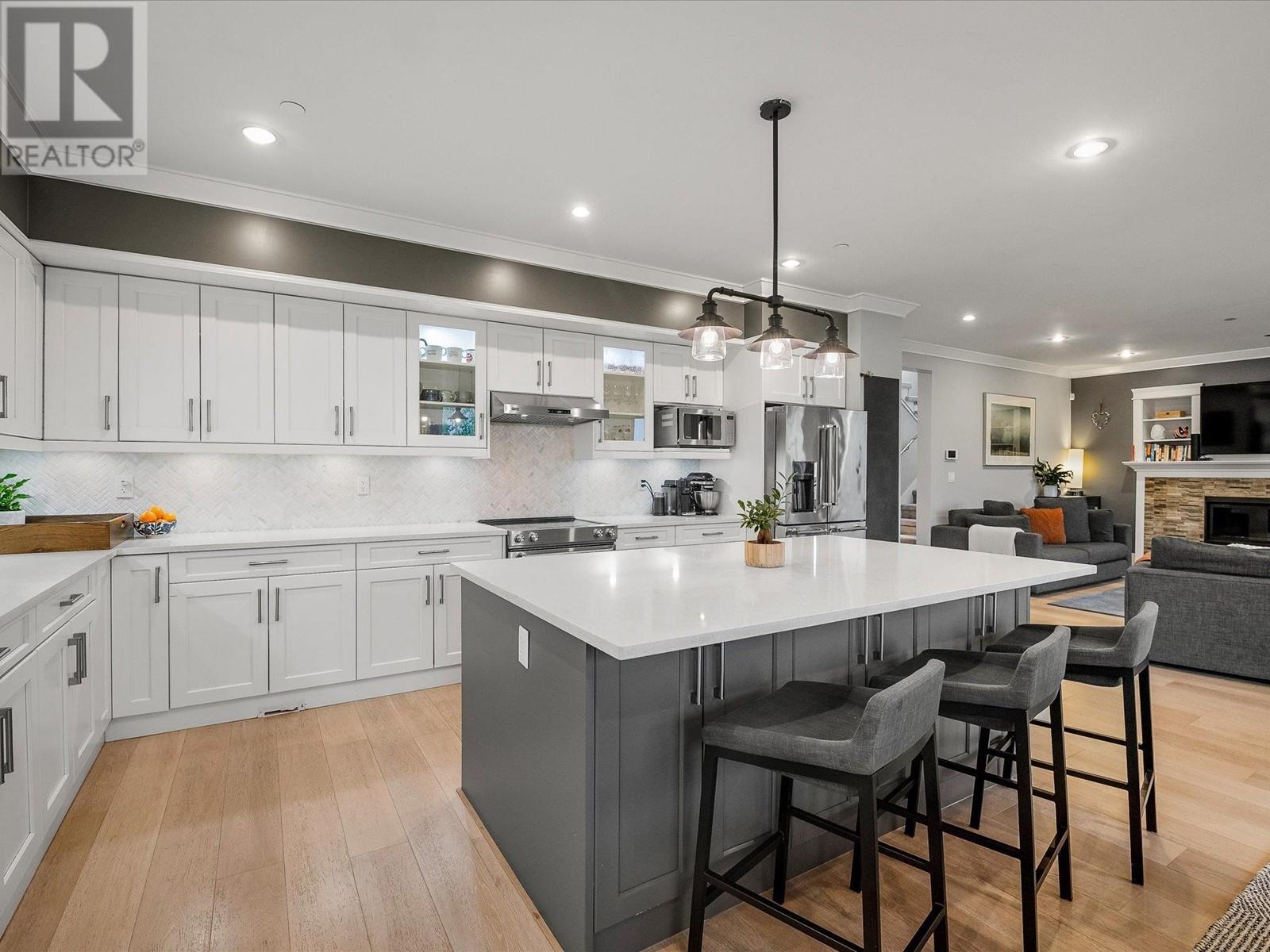 40879 The Crescent, Squamish, British Columbia  V8B 0R9 - Photo 6 - R2819708