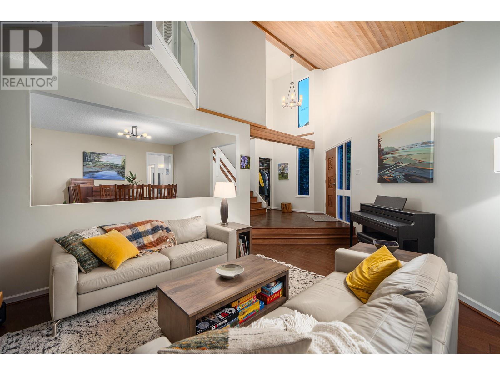 5644 White Pine Lane, North Vancouver, British Columbia  V7R 4S1 - Photo 5 - R2819713