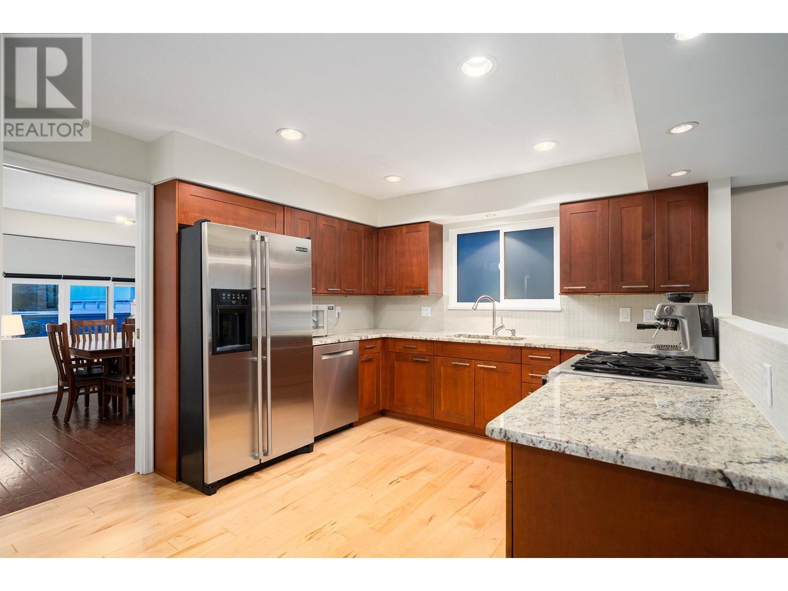 5644 White Pine Lane, North Vancouver, British Columbia  V7R 4S1 - Photo 9 - R2819713